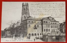 Fribourg - Place de l'Hôtel de Ville et la Chathédrale
