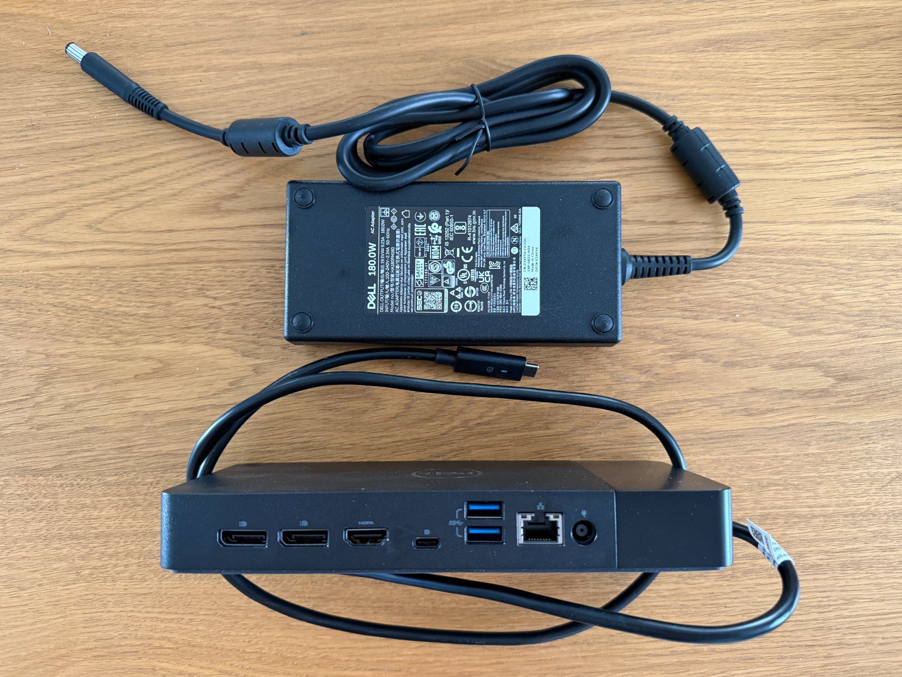 Dell Ecrans: 3 x Ecrans DELL P2222H - 21.5" avec Thunderbolt dock – D'occasion à Founex par MaevaMatahi 5