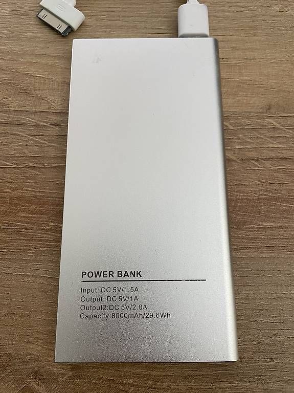Caricabatterie: Powerbank 8000mAh - neuwertig – Usato da Hitzkirch venduto da DM_7 1