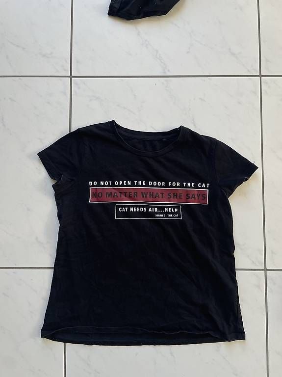 T-shirt: Shirt – Usato da Itingen venduto da alexasoldie