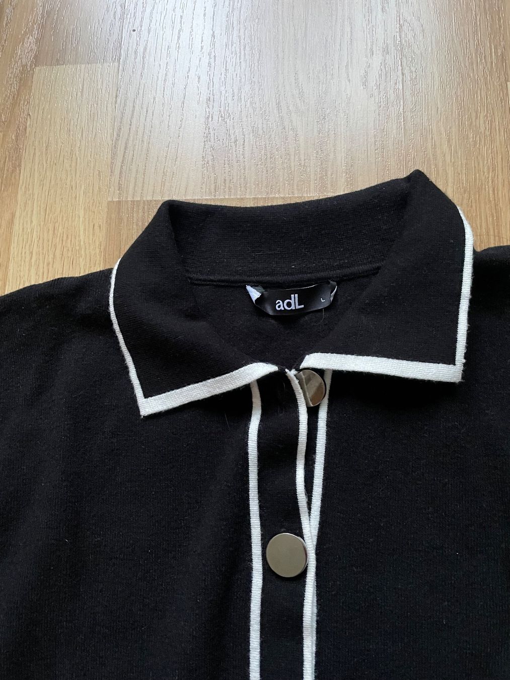 Pullover & Sweatshirts: Schwarze Pulli/Jacke, Marke adL, Grösse L – Gebraucht aus Zürich von min_dlk5 1