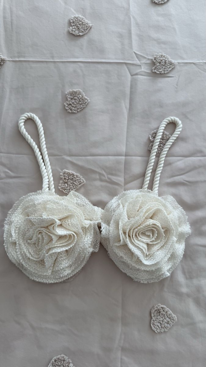 Shein Top: Haut blanc avec fleurs, taille S – Nuovo (secondo la descrizione) da Biel/Bienne venduto da diana.diana
