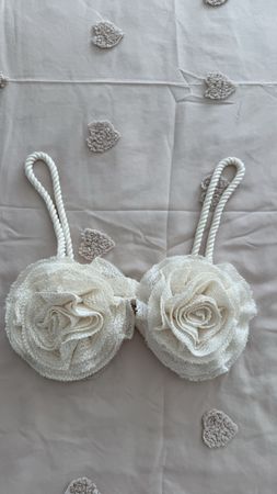Haut blanc avec fleurs, taille S