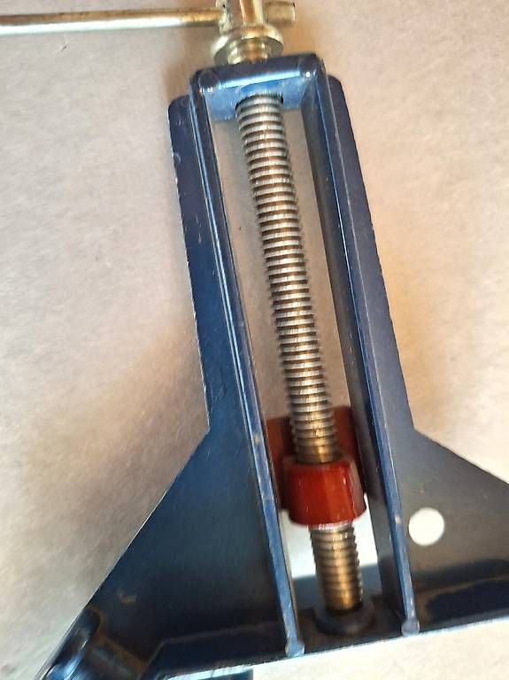 Tutti gli attrezzi: Winkelspanner 90° Eckzwinge Gehrungsspanner – Usato da Rüti ZH venduto da Liliane_market 3