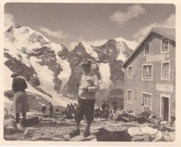 Cartoline postali: DIAVOLEZZAHUETTE, 2977 m.ü.Meer. – Usato da Schlieren venduto da Rapaelli