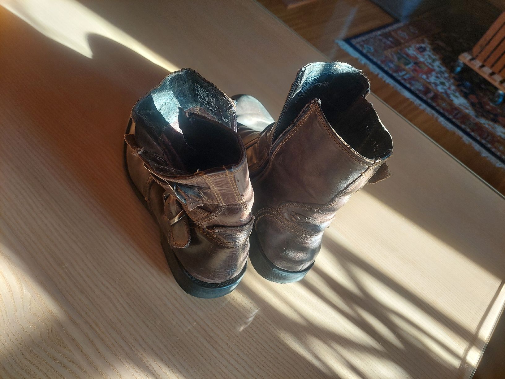 Herrenschuhe: Bottes marron en cuir taille 41 usées  – Gebraucht aus Courtepin von Organikal 9