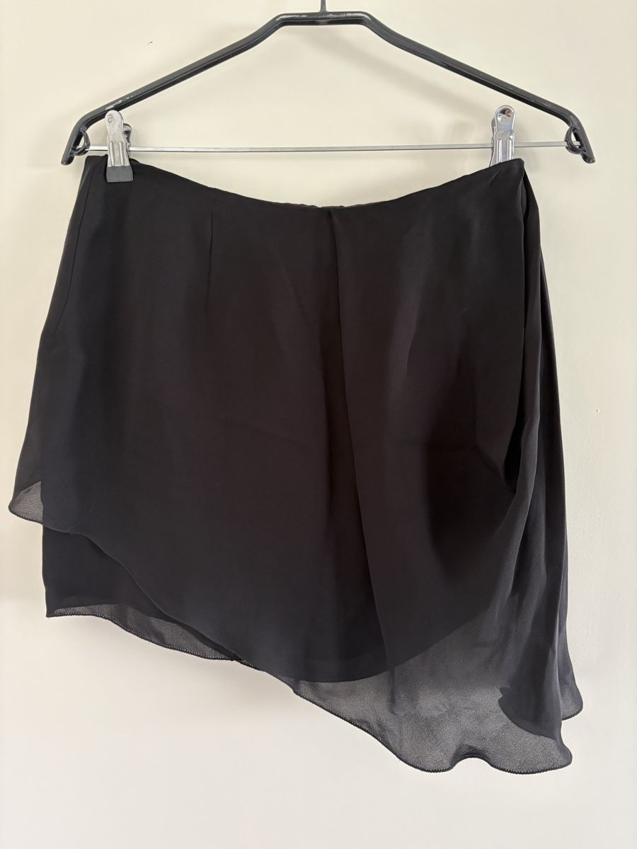 Gonne: Acne Studios Minirock Grösse 38 schwarze Seide, neuwertig  – Nuovo (secondo la descrizione) da Zürich venduto da wei_8n2l 4