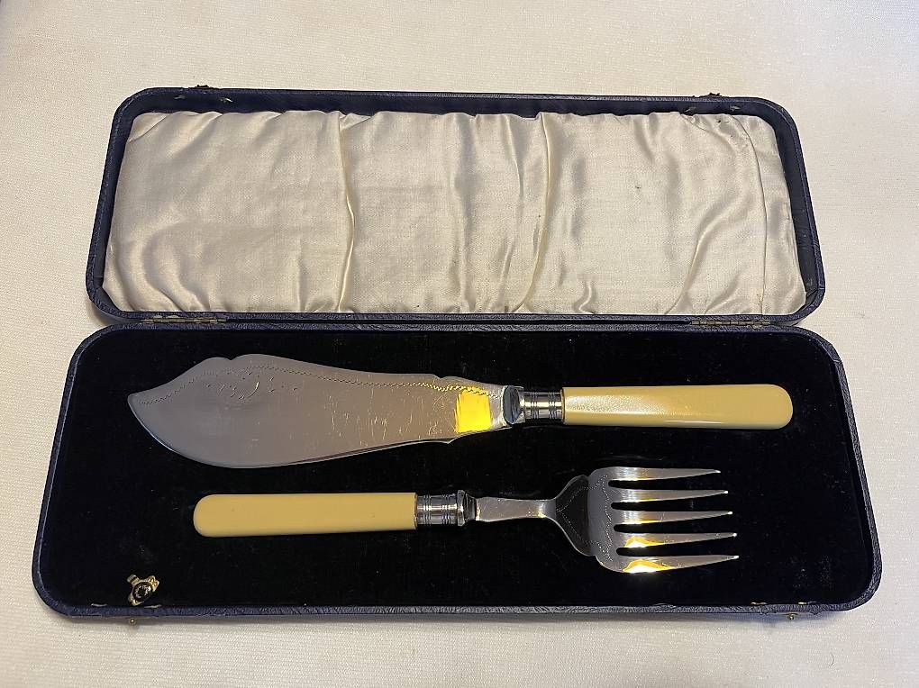Set di posate: Set posate servizio pesce Sheffield – Usato da Lugano venduto da Emi.2798