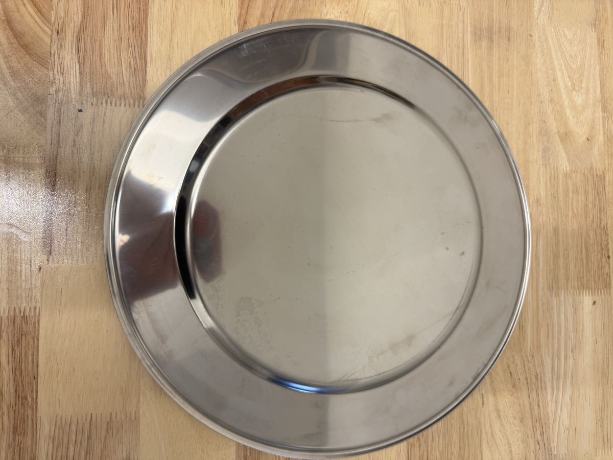 Teller: Teller Edelstahl rund 33cm Durchmesser, 4stk. – Gebraucht aus Birsfelden von inf_l2yy 1