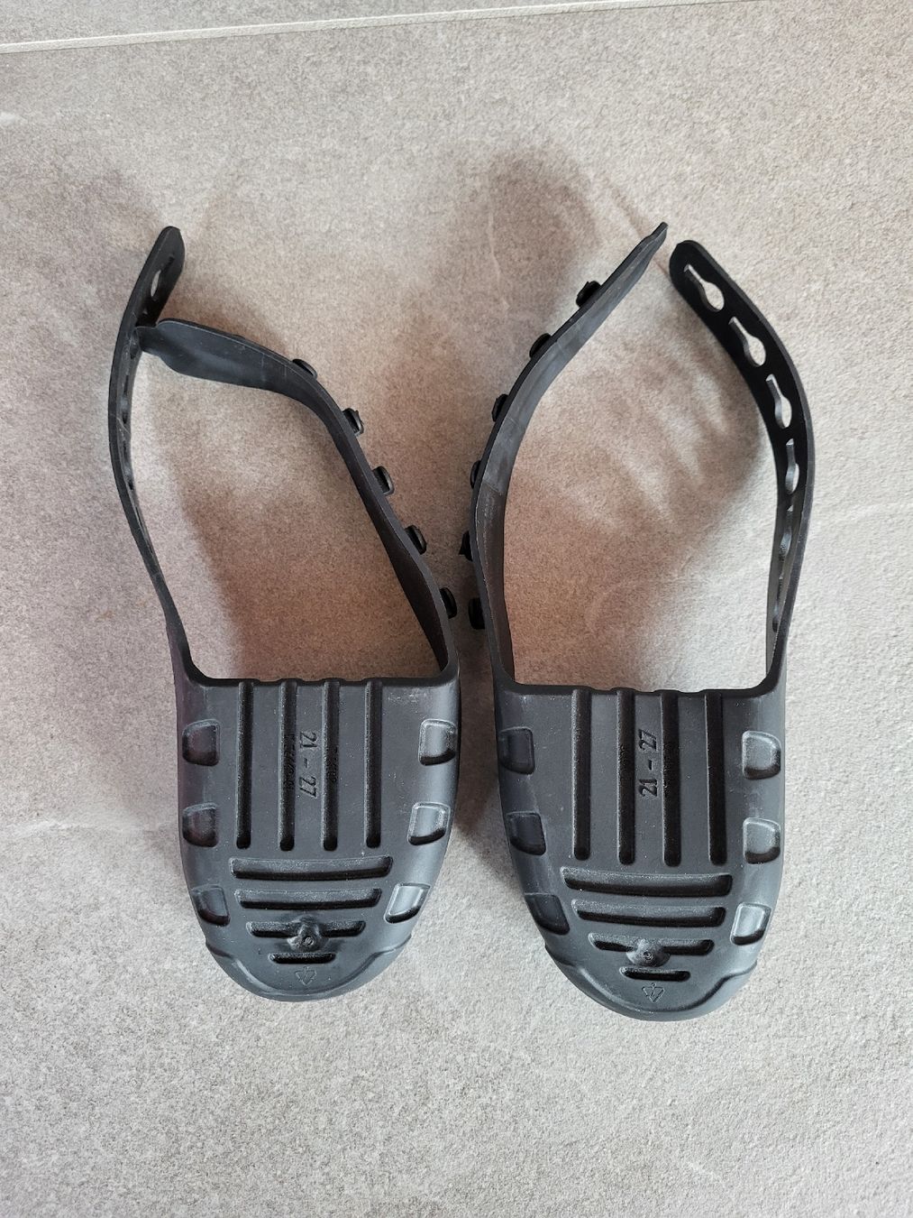 Protezioni & Imbottiture: Neuwertiger Schuhschoner Gr. 21-27 – Nuovo (secondo la descrizione) da Oberwangen TG venduto da Murmel82 1