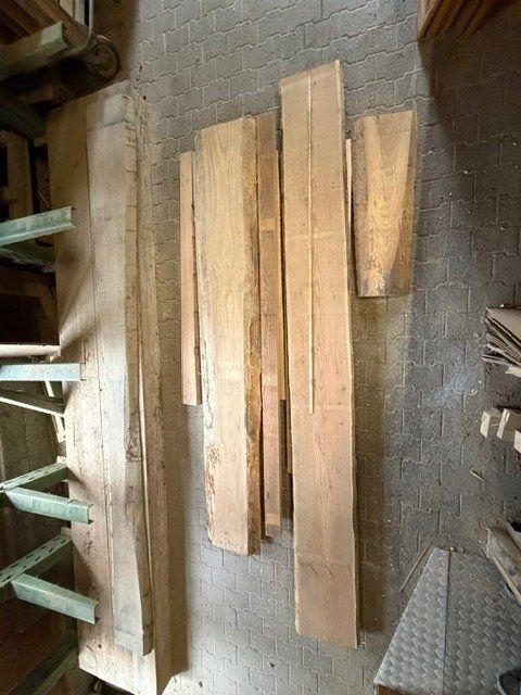 Articoli in legno: Massivholz Nadelholz – Usato da Rothrist venduto da SchHunWerGmbH 4