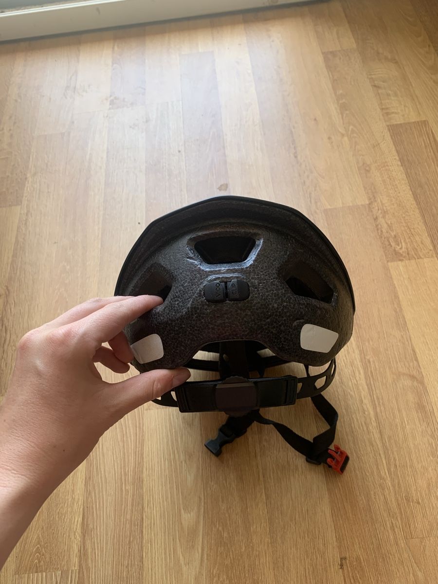 Decathlon Caschi: decathlon black bicycle helmet – Usato da Ostermundigen venduto da lucy.walsh 2