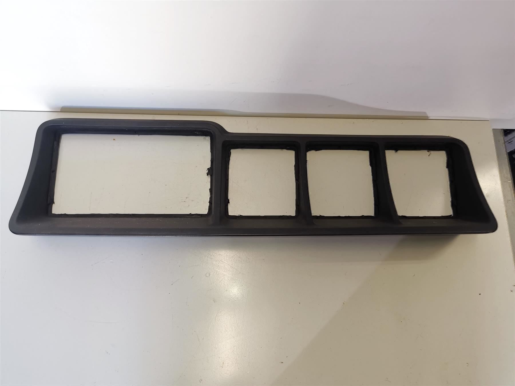 Tutti pezzi di ricambio auto: Alfa GTV 6 Instrumentenabdeckung – Usato da Thalwil venduto da Joker690 5
