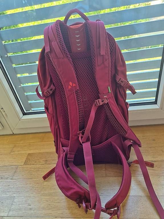 Vaude Zaini: Vaude Rucksack Wizard 30+4 orange/dunkelrot – Usato da Winterthur venduto da GiuliaCatalina 1