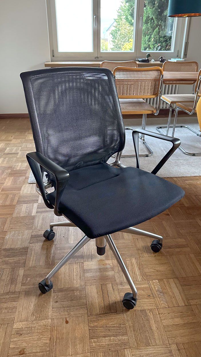 Vitra Stühle: Vitra Meda Chair – Gebraucht aus Rapperswil SG von ememem