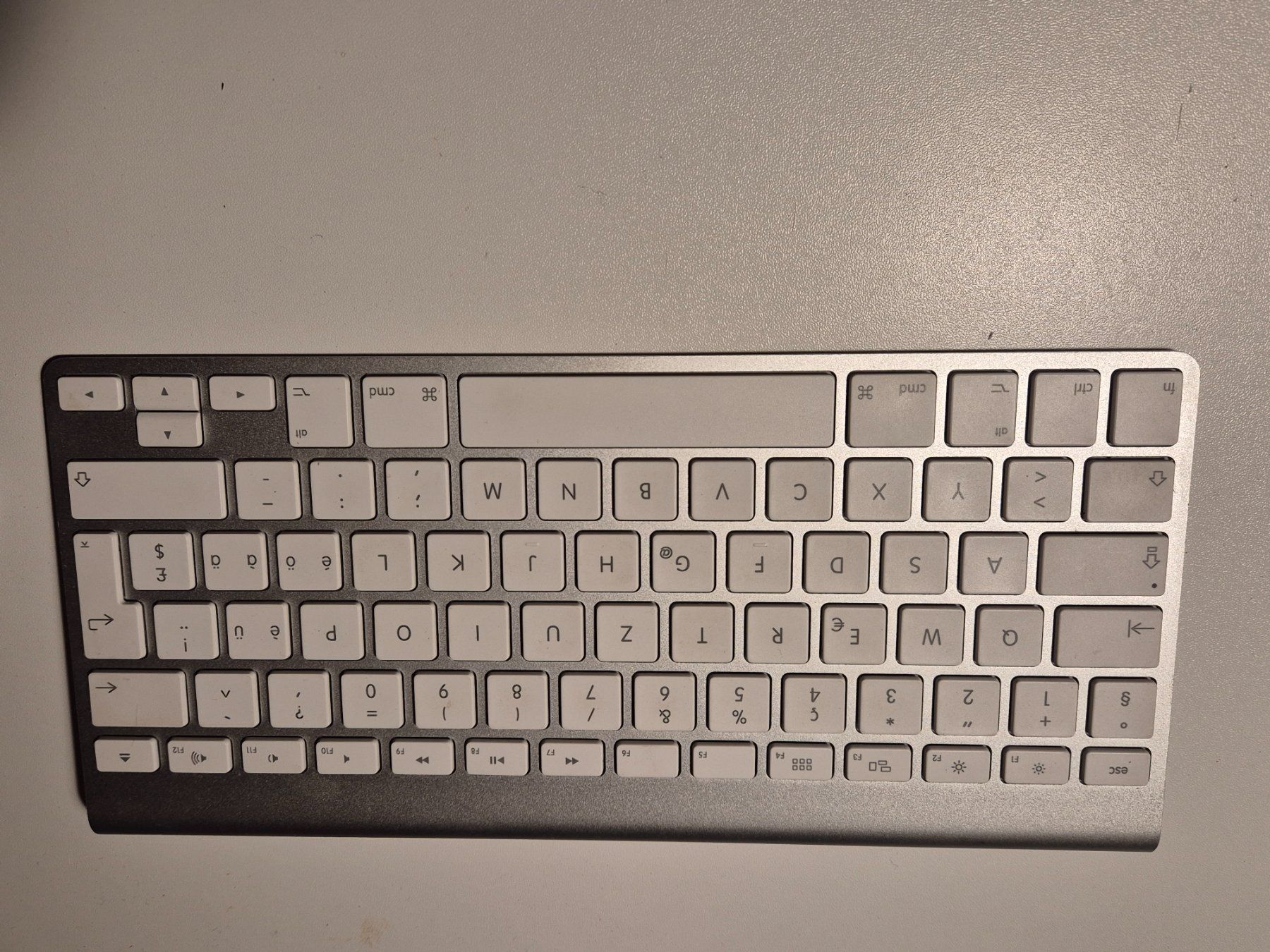 Apple Tastiere: Apple Magic Keyboard A1314, super Zustand – Usato da Monthey venduto da McAuthor