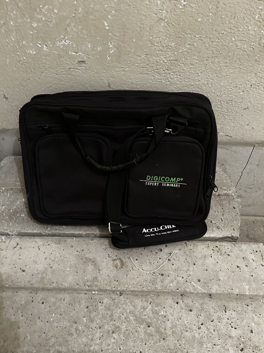 Koffer & Taschen: Tasche Accu-Chek Digicomp neuwertig schwarz – Gebraucht aus Zürich von Vivaldi88