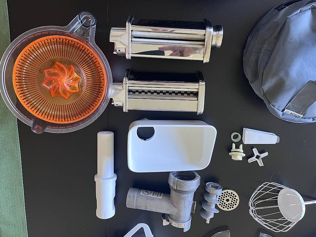 Bosch Küchengeräte: BOSCH MUM Küchenmaschine weiss – Gebraucht aus Chur von sumsii05 2