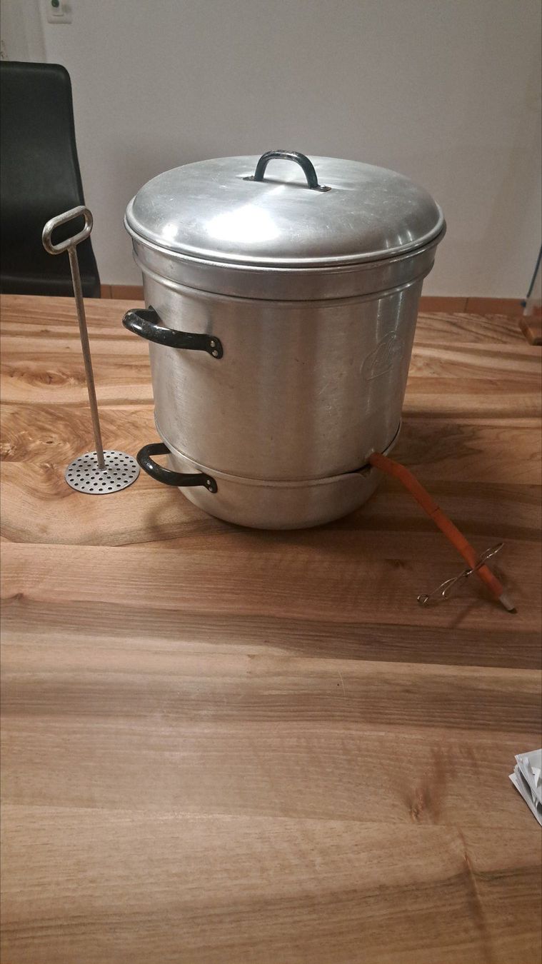 Elettrodomestici da cucina: Dampfentsafter, gebraucht Zustand – Usato da Russikon venduto da Oelga