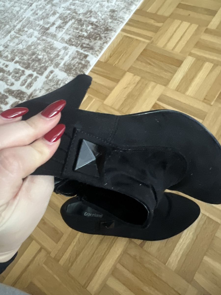 Scarpe da donna: Schwarze Ankle Boots (Gr. 39) – Usato da Wattwil venduto da skr_94 2