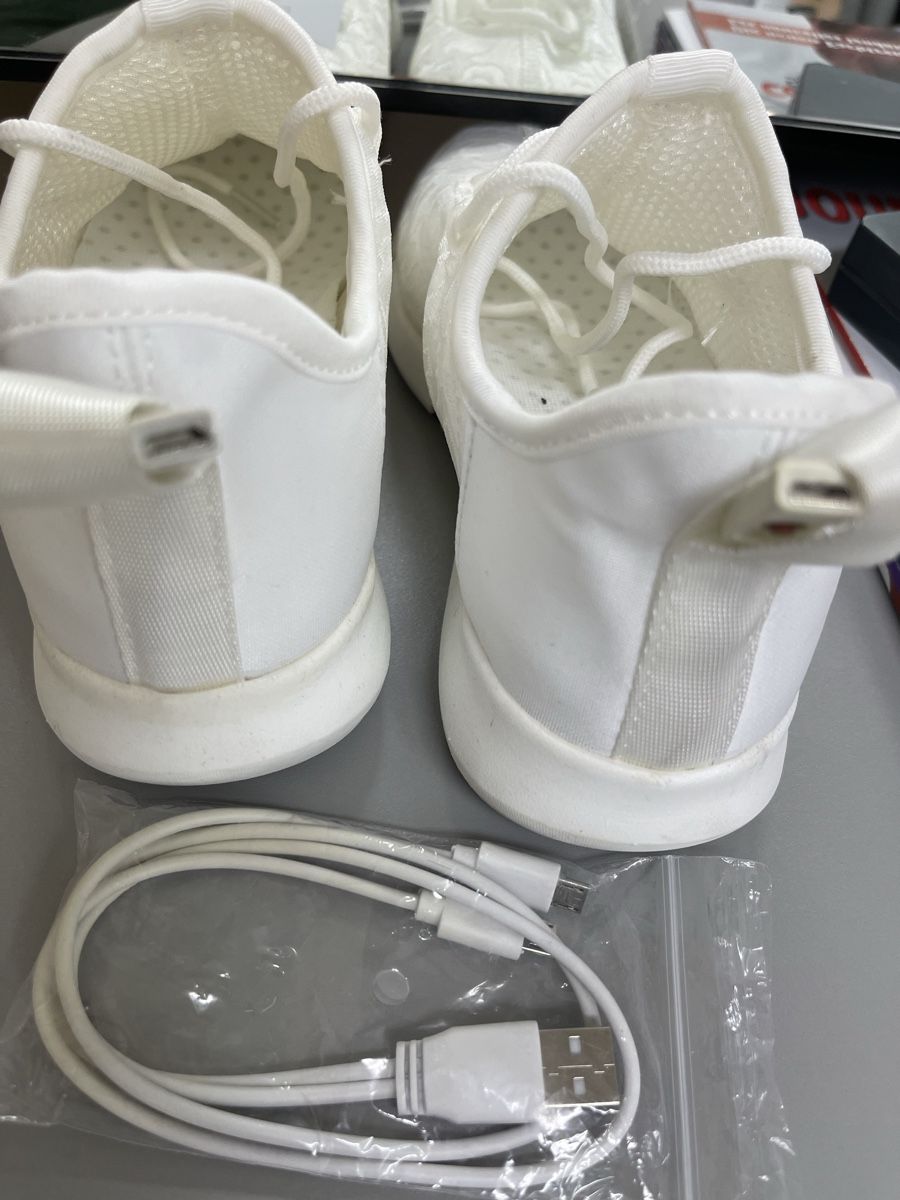 Scarpe da uomo: Weisse Sneakers Gr. 35 – Nuovo (secondo la descrizione) da Ueberstorf venduto da ojas23 2