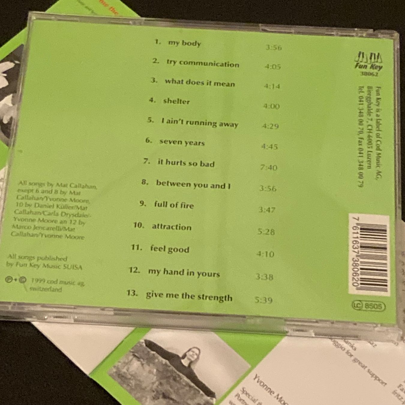 CDs: Yvonne Moore - Between You And I – Gebraucht aus Bern von Ntsamina 1