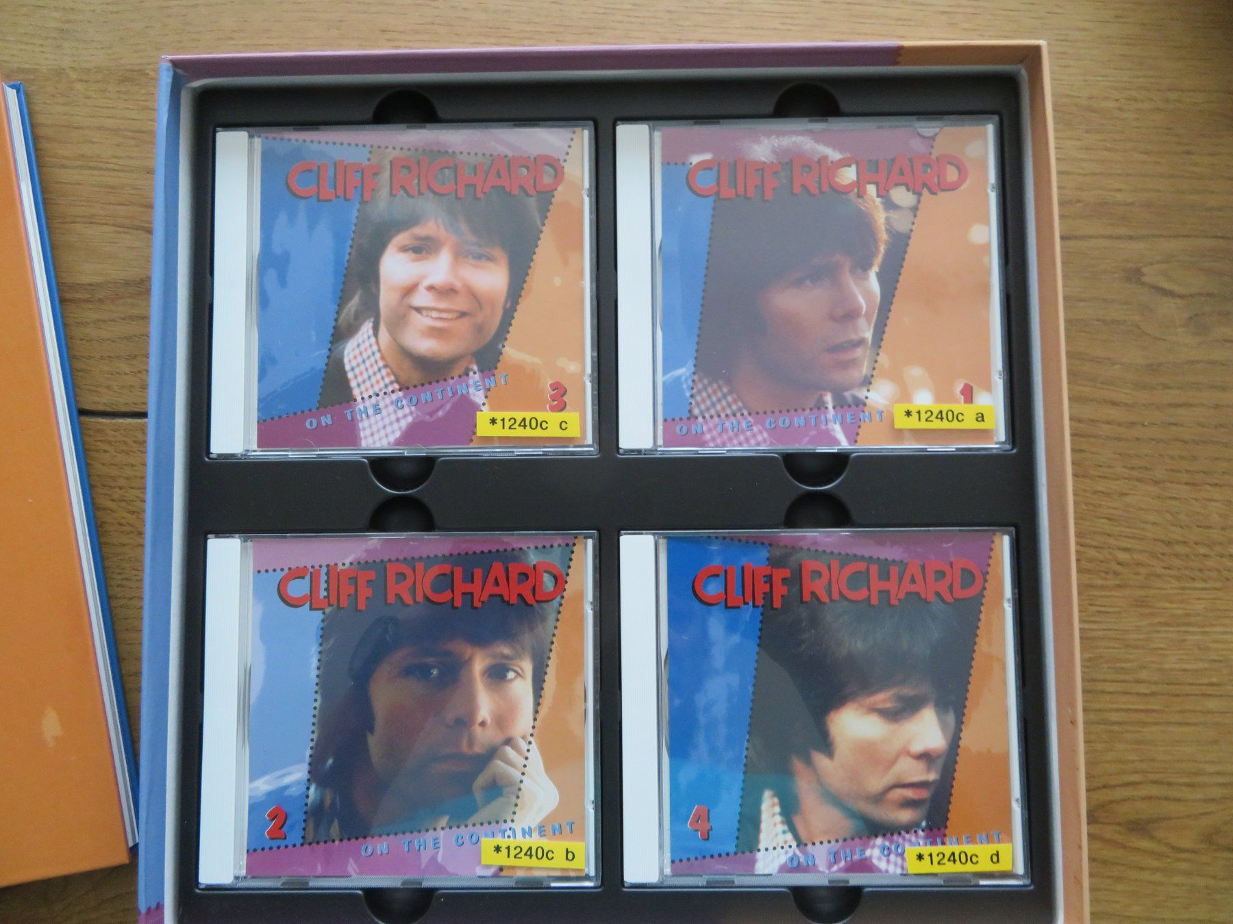 CD: Cliff Richard - On The Continent - 4CD Box-Set – Nuovo (secondo la descrizione) da Zürich venduto da max_cp5f 2