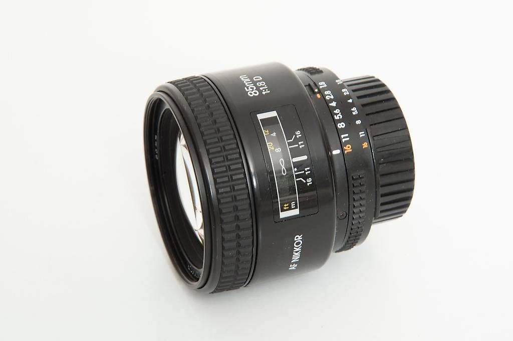 Nikon Objektive: Nikon AF Nikkor 85mm 1:18D – Gebraucht aus Lausanne von Phlox02 1