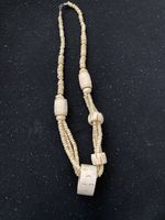 Kette mit Knochen