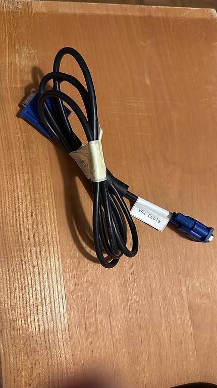 Câbles: VGA Bildschirm Kabel – D'occasion à Aarau par moi_plc9