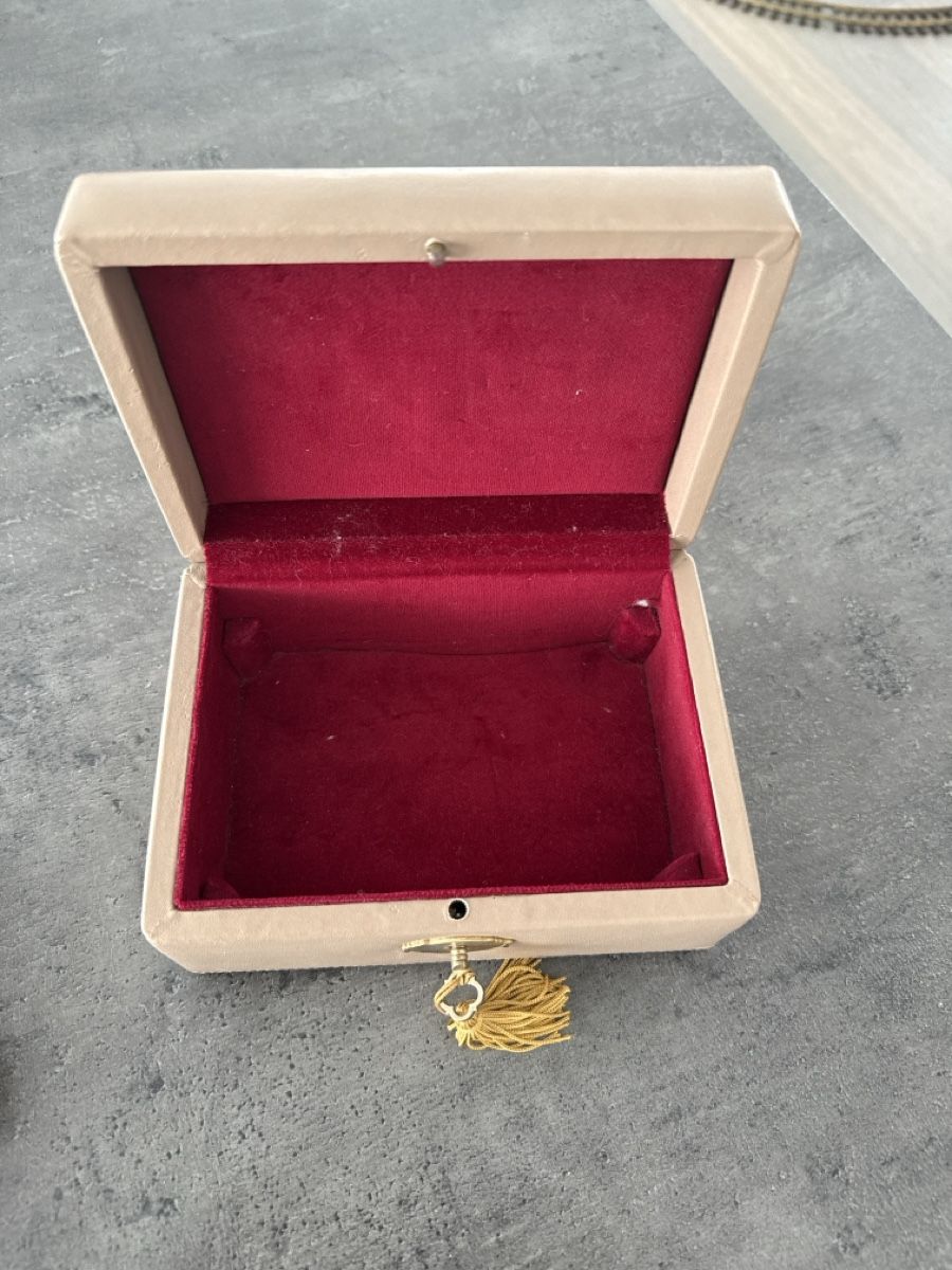 Cassapanche: Schmuck Kästchen – Usato da Euthal venduto da 99Antik 2