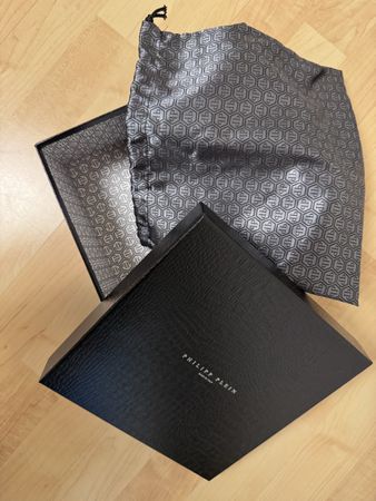 Schuhbox Philipp Plein schwarz Kroko-Optik mit Staubbeutel
