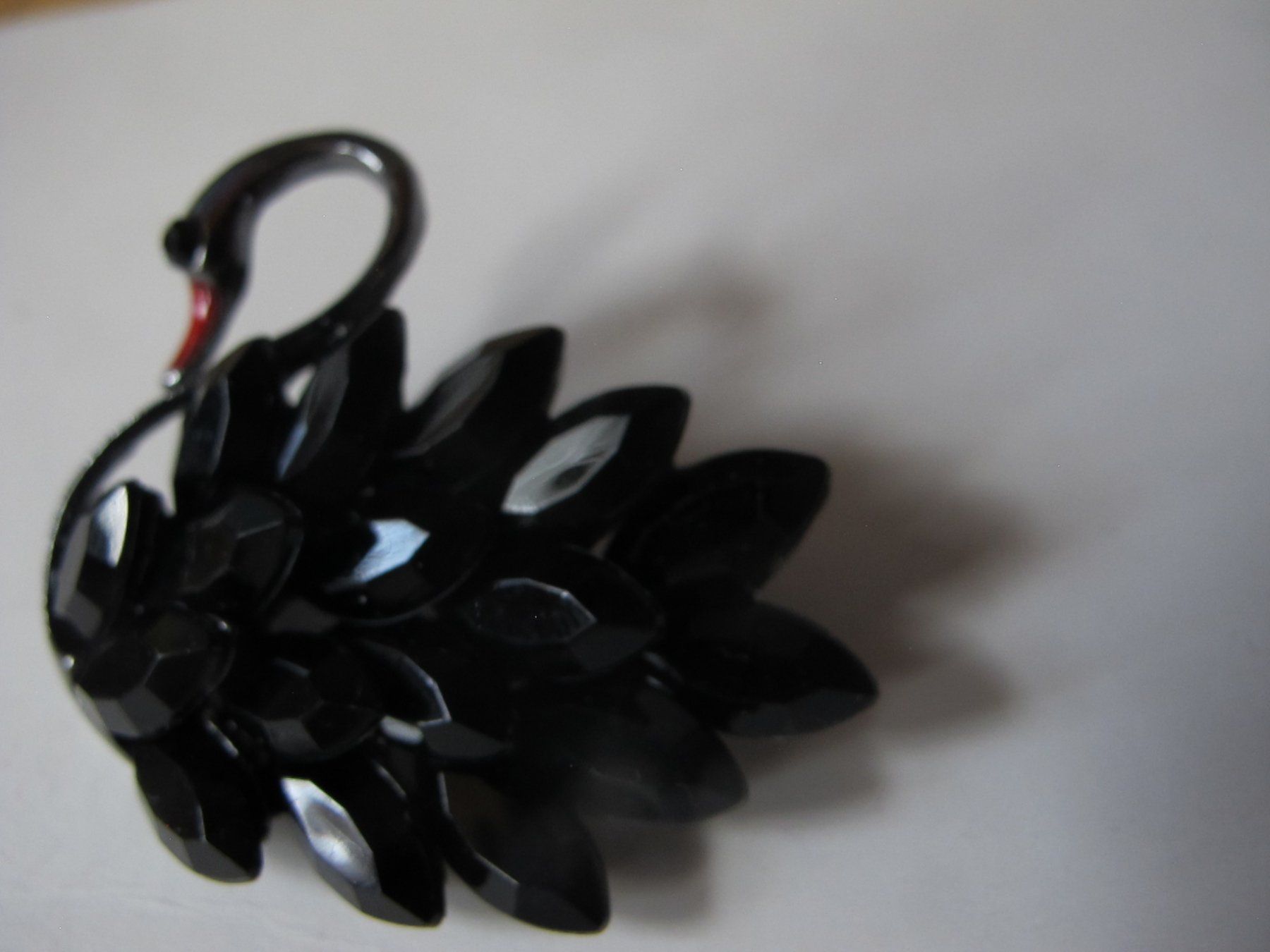 Spille & Fermagli: Elegante Brosche Schwarzer Schwan Strass – Nuovo (secondo la descrizione) da Löhningen venduto da Chimae67