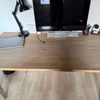 Bureau IKEA  plateau bois, pieds chromés