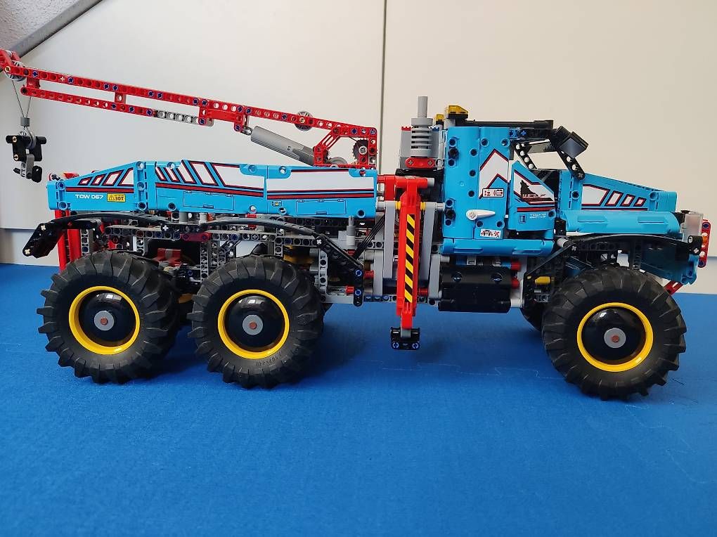 Kit di costruzioni: LEGO Technic Schwerlast-Abschleppwagen  – Usato da Nottwil venduto da sambuehler