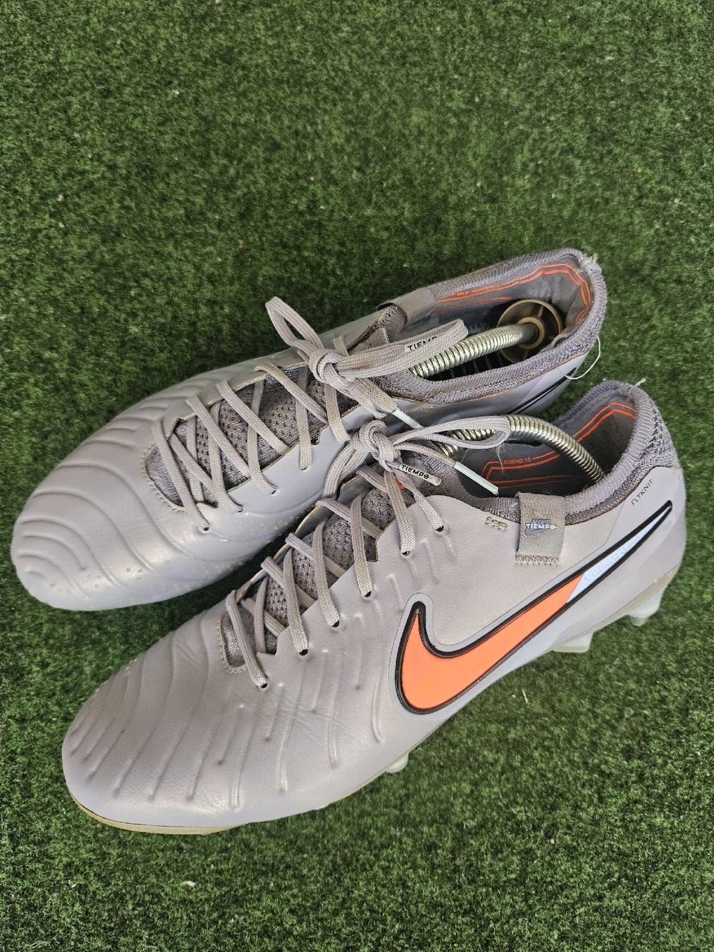Nike Scarpe da uomo: Nike Tiempo SG Stollen Gr 44.5  – Usato da Emmenbrücke venduto da TopGato
