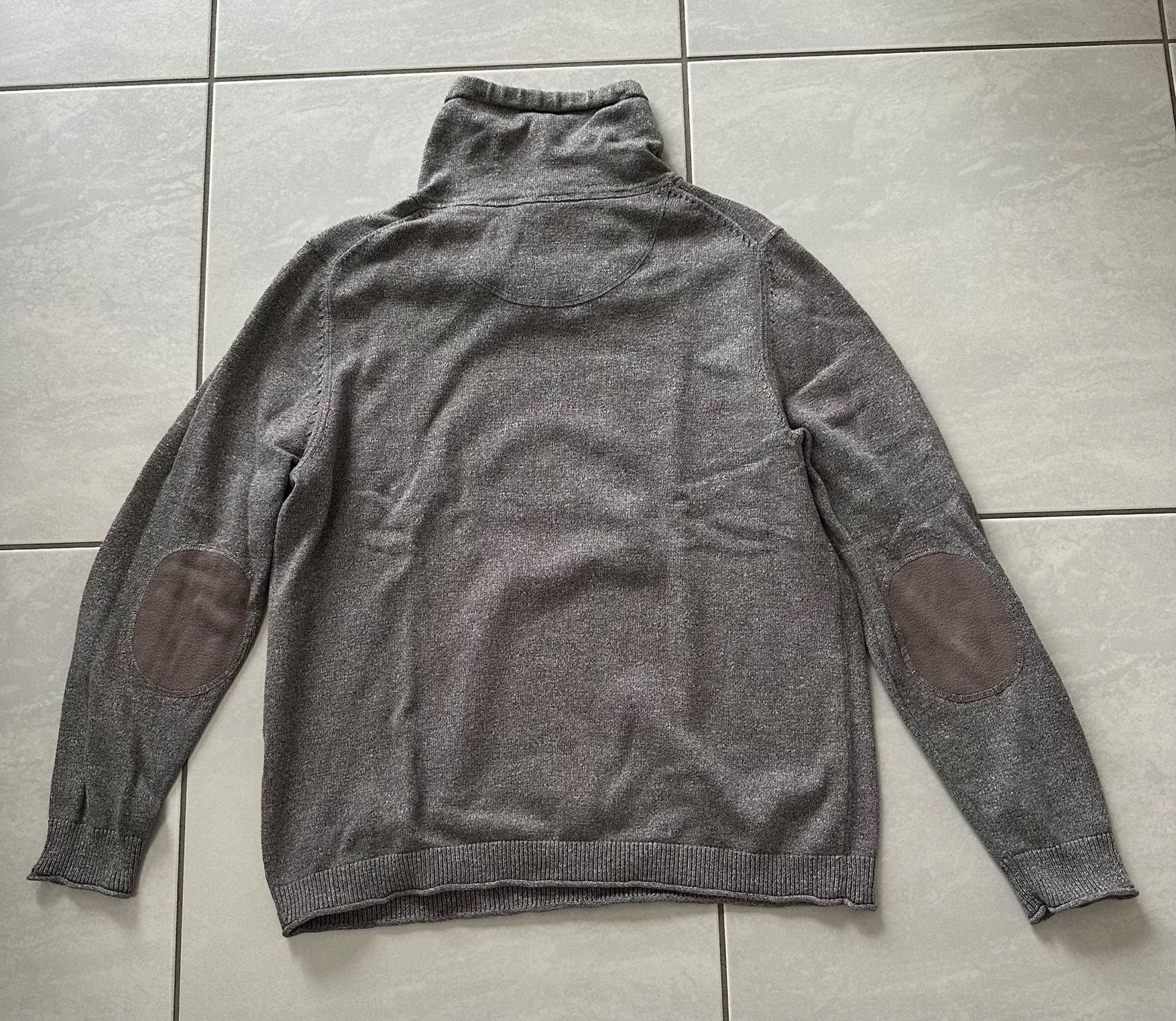 Pullover & Sweatshirts: Pullover – Gebraucht aus Embrach von aha55 1