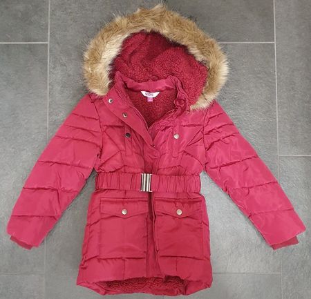 Manteau d’hiver fille, rouge, taille 110. 4-5 ans, capuche