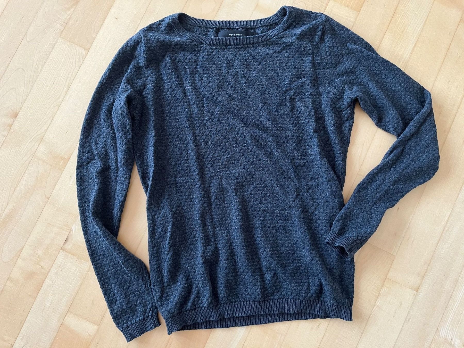 Maglioni & Felpe: Dünner Pullover von Vero Moda in Gr. S, anthrazit – Usato da Wetzikon ZH venduto da jusc710