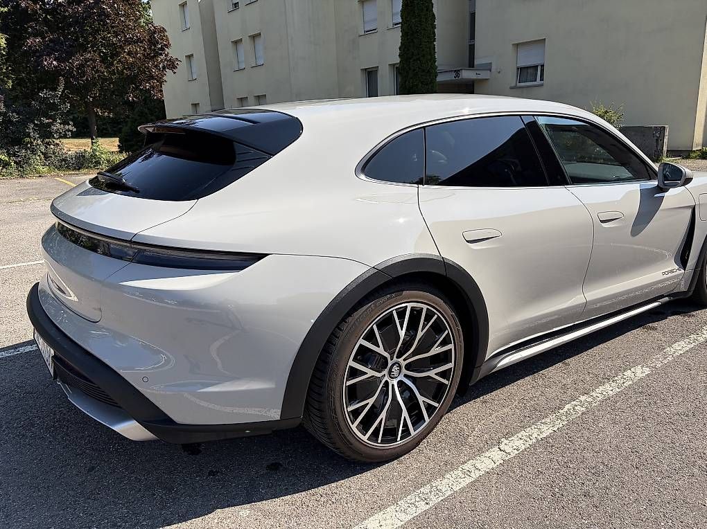 Autos: Porsche Taycan 4 Cross Turismo mit Porsche Garantie – D'occasion à Gümligen par 55_44 1