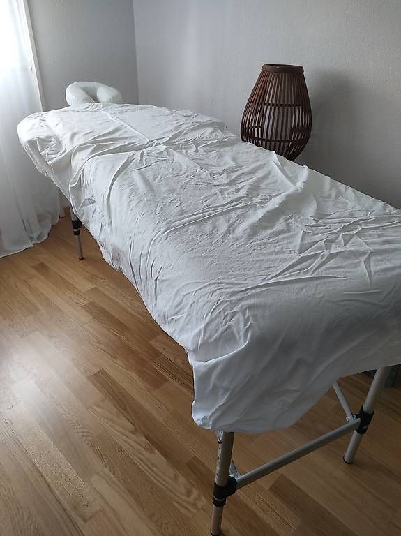 Lettini & sedie per cosmetici: Table de massage pliante TecTake  blanche – Usato da Renens VD venduto da lptvs_22 1