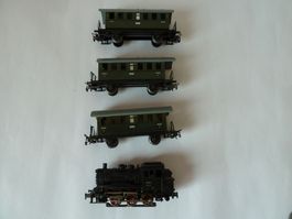 Loc vapeur  Märklin 3000 et 3 voitures 2ième classe HO