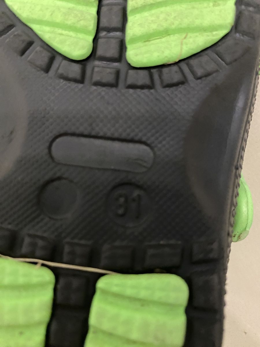 Chaussures garçon: Gartenschuhe Grösse 31 – D'occasion à Grasswil par pp7830 4