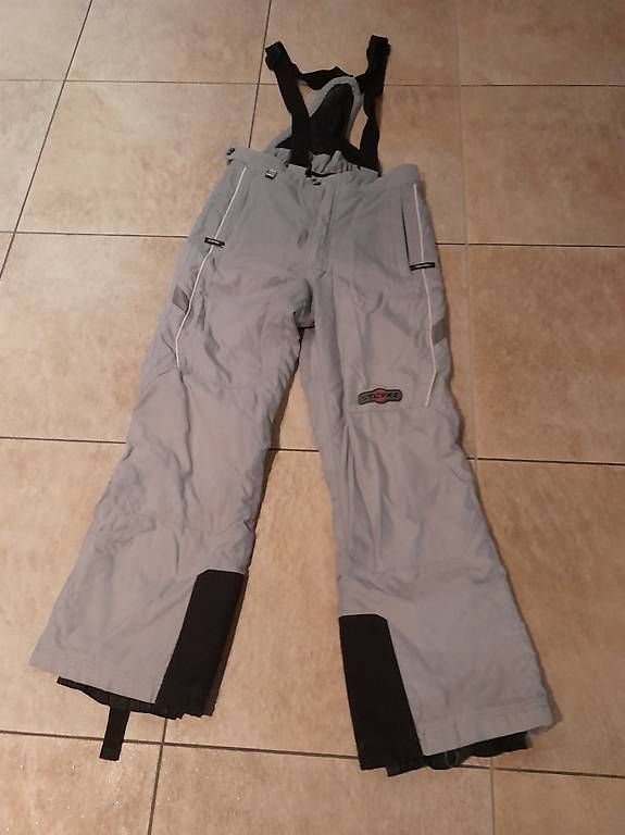 Pantaloni: Skihose – Usato da Triesen venduto da naomikindle13 1