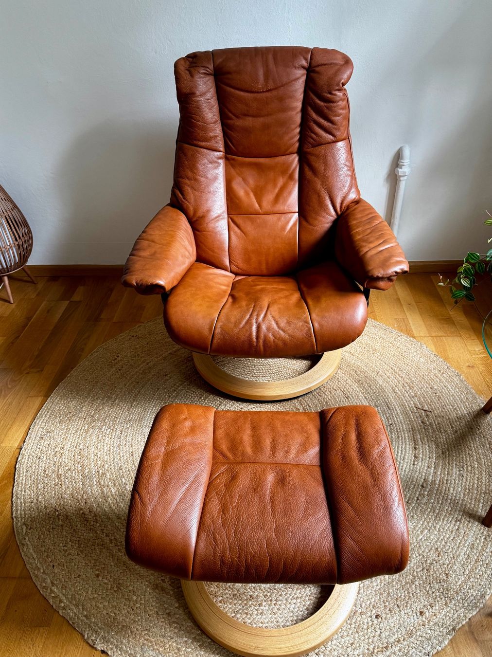 Stressless Poltrone: Stressless Mayfair Relaxsessel Grösse M mit Hocker – Usato da Zürich venduto da Kreativschmiede24 1