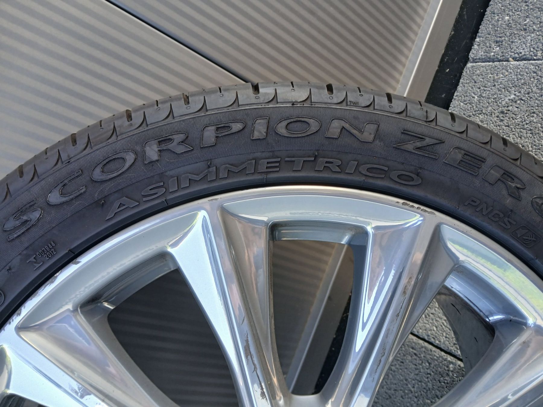 Pirelli Pneumatici & Ruote complete: Sommerrad passend zu Ford Kuga MJ 2012-2020 – Usato da Worben venduto da Auto_Center_AG 2