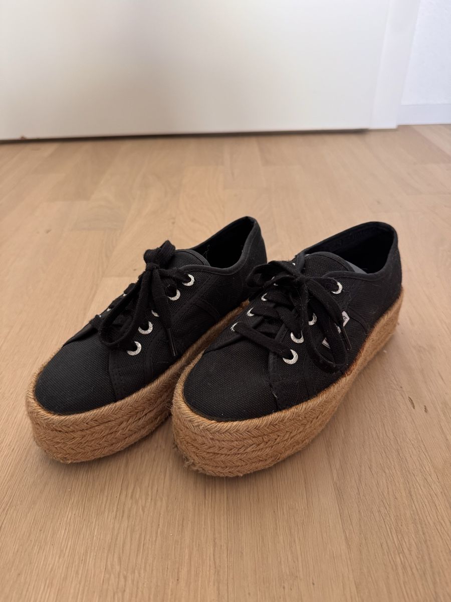 Superga Scarpe da donna: Superga Espadrille Platform Sneakers Black Size 36 – Usato da Dübendorf venduto da ClaraS.