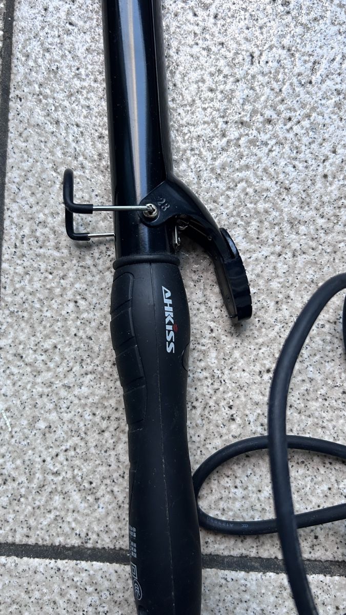 Piastre & Arricciacapelli: Curling iron black used condition functional – Usato da Genève venduto da Noemie.wrmsi 1