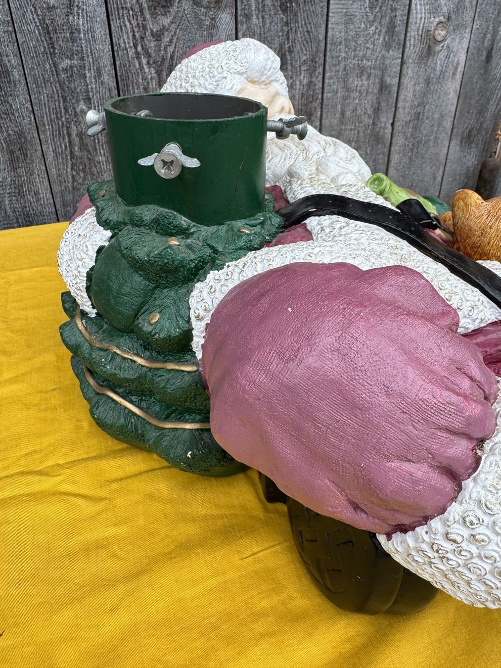 Figuren: Weihnachtsmann Figur mit Baumständer – Gebraucht aus Sachseln von BONATI01 2