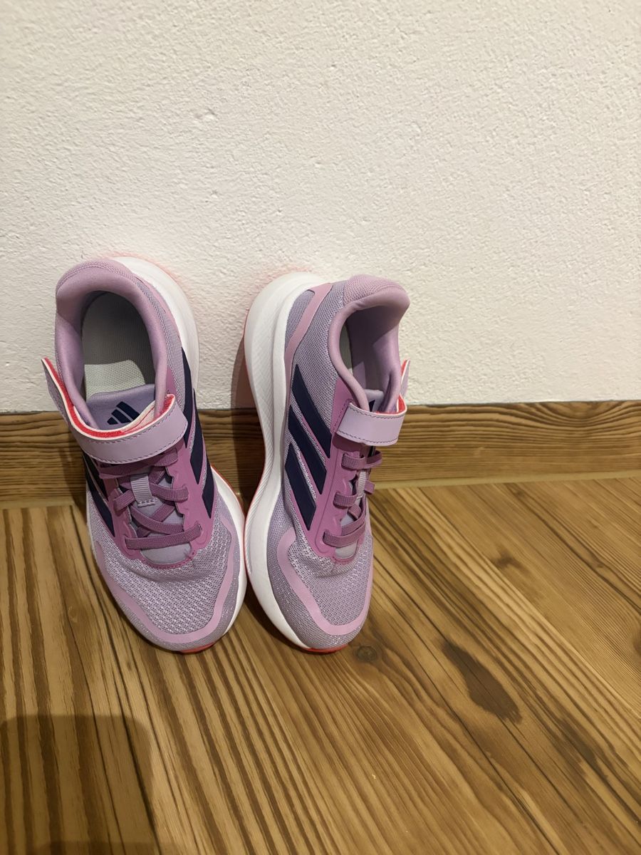 Adidas Scarpe per ragazze: Adidas Hallenturnschuhe Gr.35 – Usato da Vilters venduto da 5111984 1